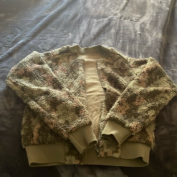 Bomber jacket - Picture 1 of 3